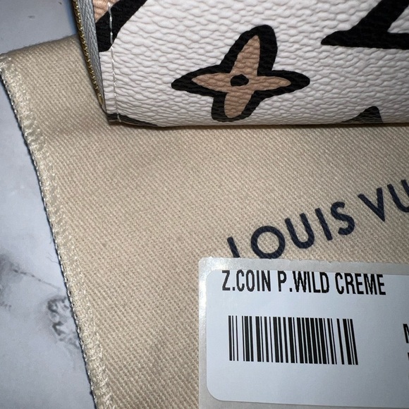 Louis Vuitton Wild At Heart Cream Black Logo Monogram Zippy Wallet - Picture 11 of 12